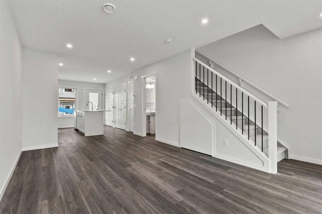 106-40 Livingston Parade Ne, Calgary, AB - Indoor Photo Showing Other Room