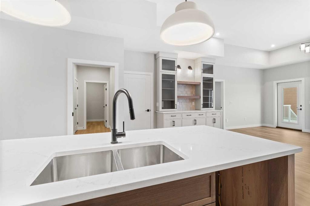 4924 Beardsley Avenue, Lacombe, AB - Indoor Photo Showing Kitchen With Double Sink