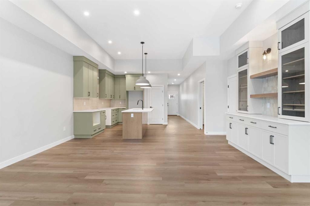 4924 Beardsley Avenue, Lacombe, AB - Indoor Photo Showing Other Room