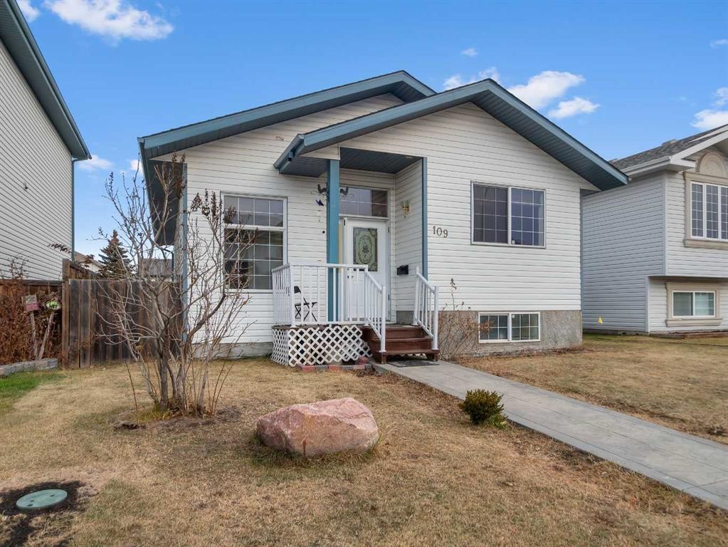 109 Duckering Close, Red Deer, AB - Outdoor