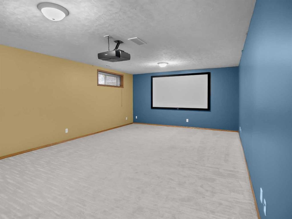 109 Duckering Close, Red Deer, AB - Indoor Photo Showing Other Room