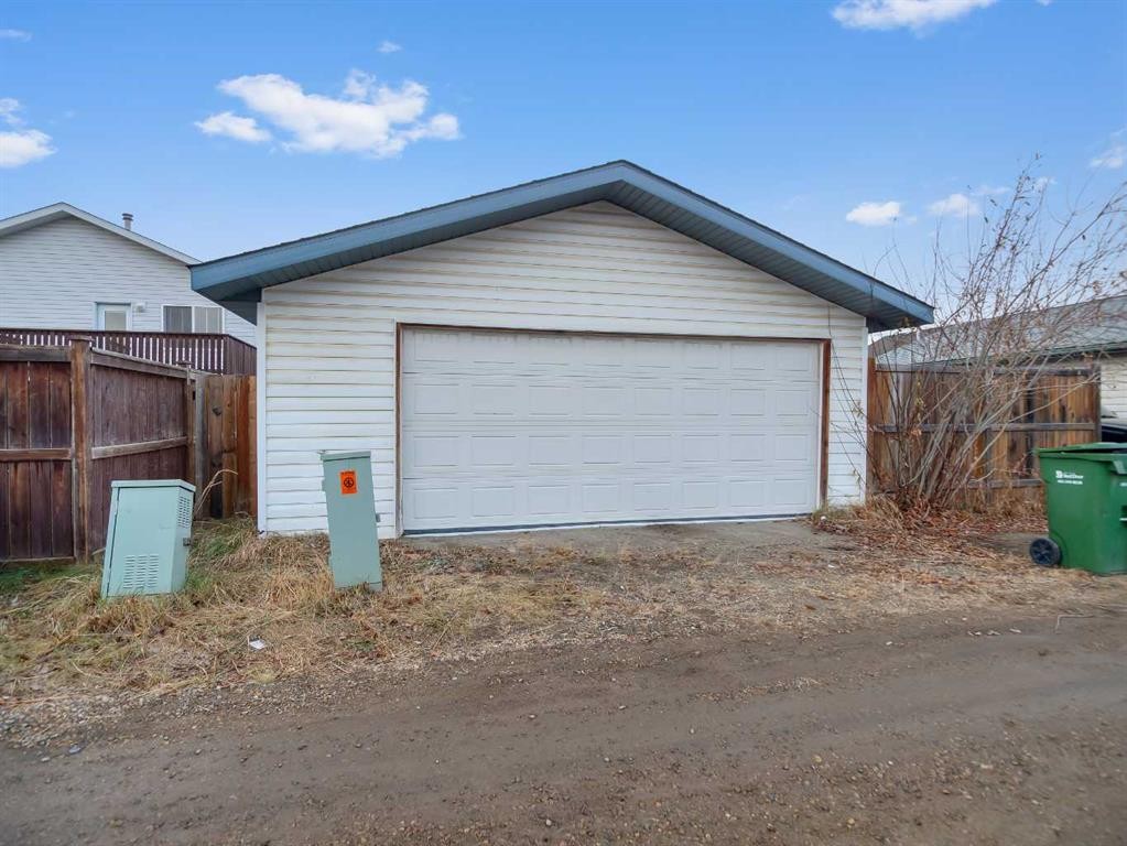 109 Duckering Close, Red Deer, AB - Outdoor With Exterior