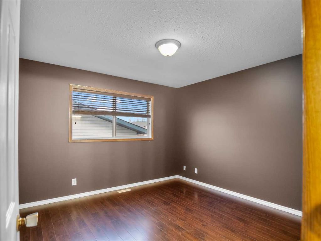 109 Duckering Close, Red Deer, AB - Indoor Photo Showing Other Room