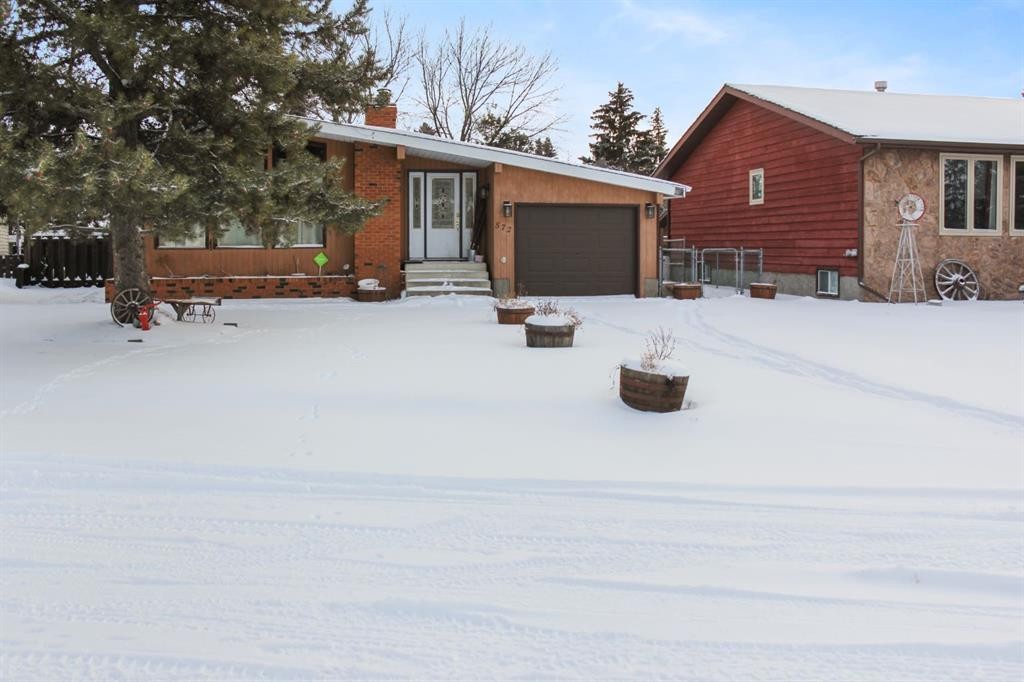 572 West Crescent, Forestburg, AB - Outdoor