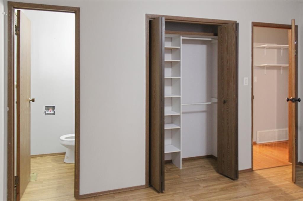 572 West Crescent, Forestburg, AB - Indoor