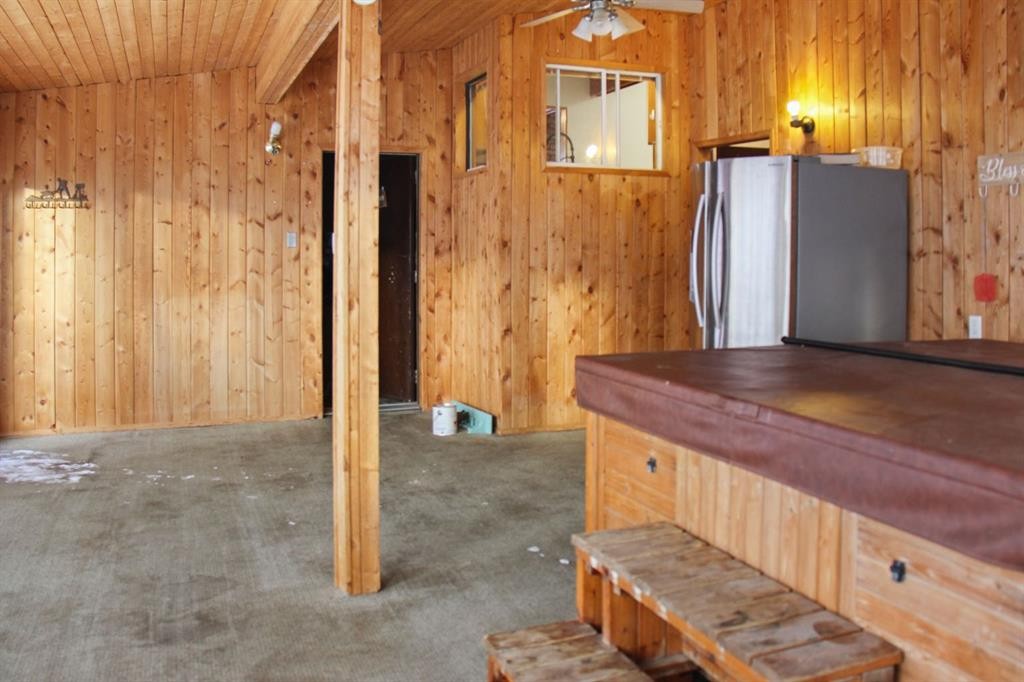 572 West Crescent, Forestburg, AB - Indoor