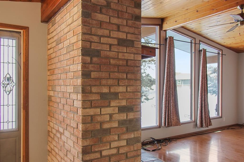 572 West Crescent, Forestburg, AB - Indoor Photo Showing Other Room