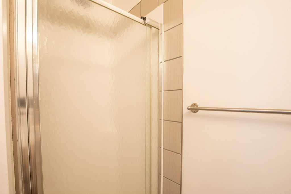 52 Harper Drive, Sylvan Lake, AB - Indoor