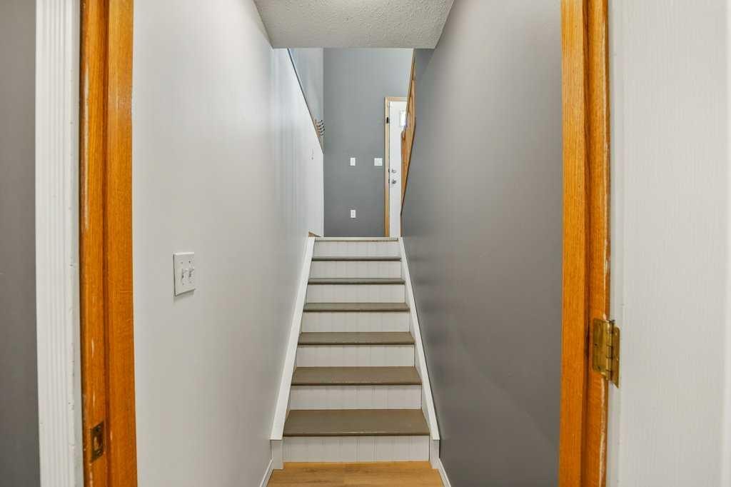 52 Harper Drive, Sylvan Lake, AB - Indoor Photo Showing Other Room