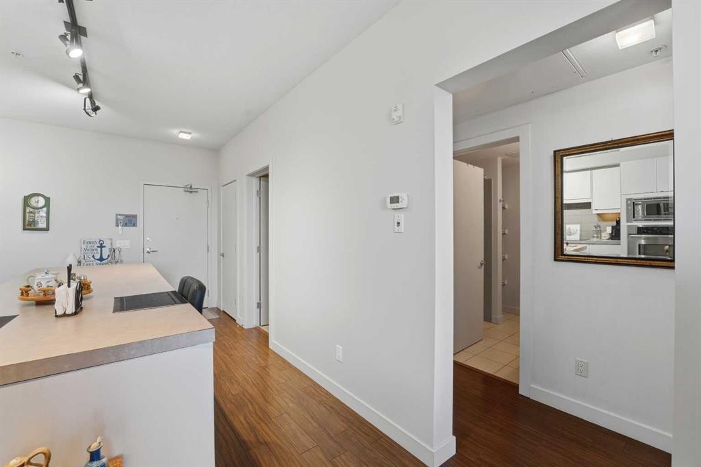 5226-2660 22 Street, Red Deer, AB - Indoor Photo Showing Other Room