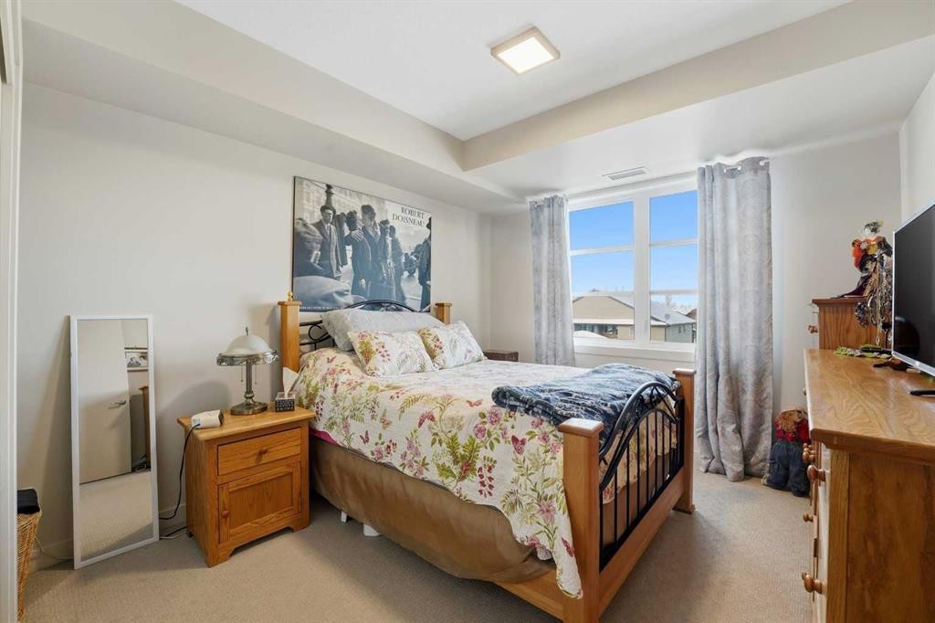 5226-2660 22 Street, Red Deer, AB - Indoor Photo Showing Bedroom