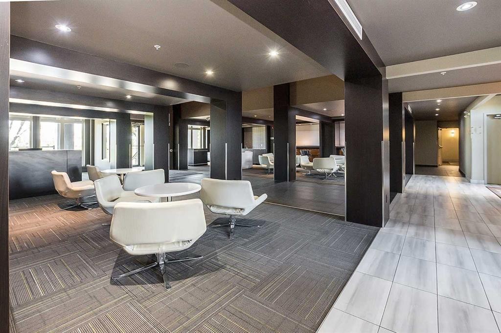 5226-2660 22 Street, Red Deer, AB - Indoor Photo Showing Other Room