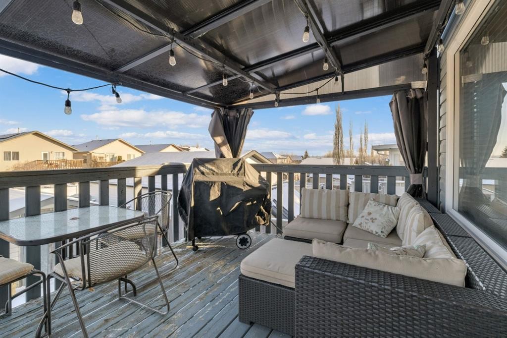 10 Wilkinson Circle, Sylvan Lake, AB - Outdoor With Deck Patio Veranda With Exterior