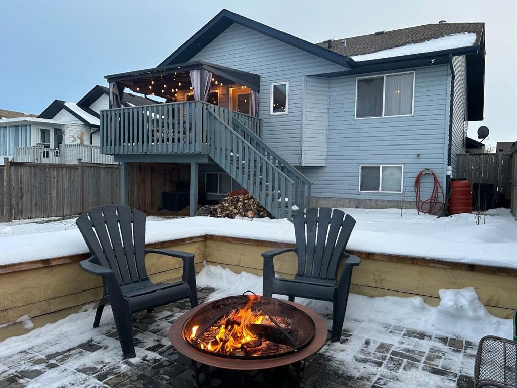 10 Wilkinson Circle, Sylvan Lake, AB - Outdoor With Deck Patio Veranda With Exterior