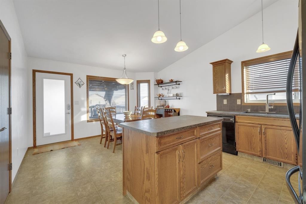 10 Wilkinson Circle, Sylvan Lake, AB - Indoor Photo Showing Other Room