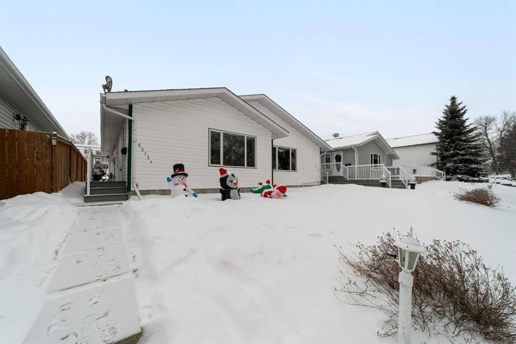 5213B 57 Street, Camrose, AB - Outdoor