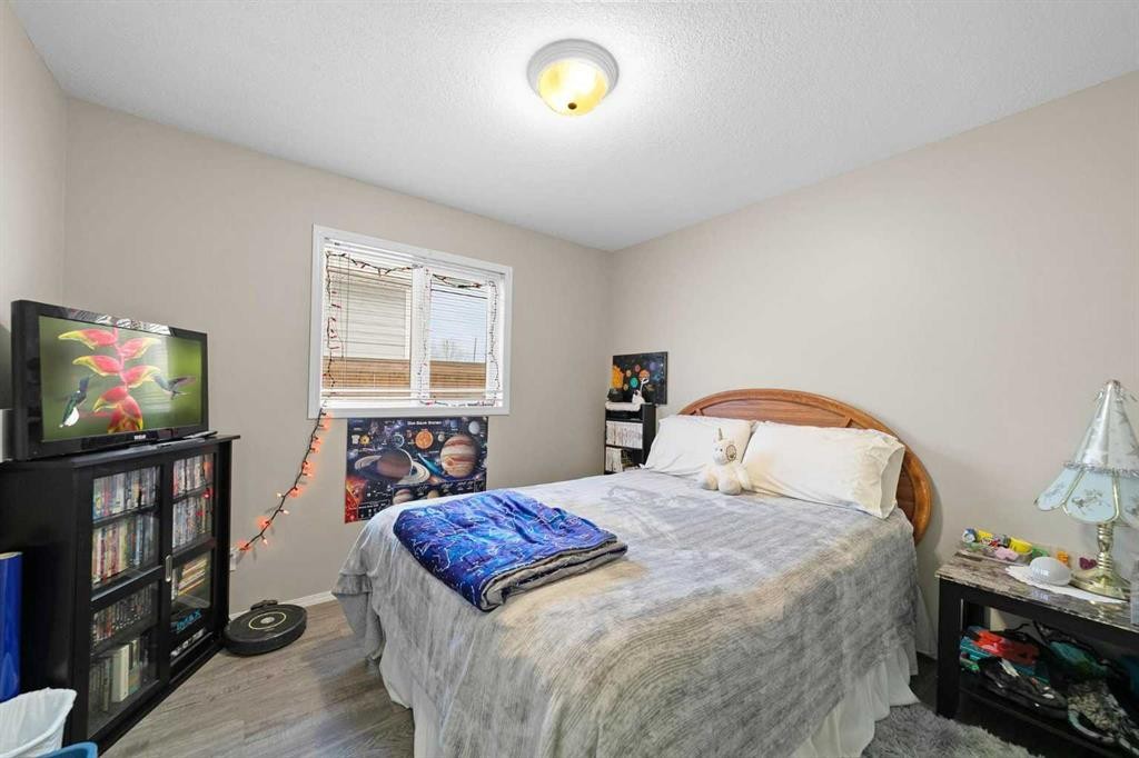 5213B 57 Street, Camrose, AB - Indoor Photo Showing Bedroom
