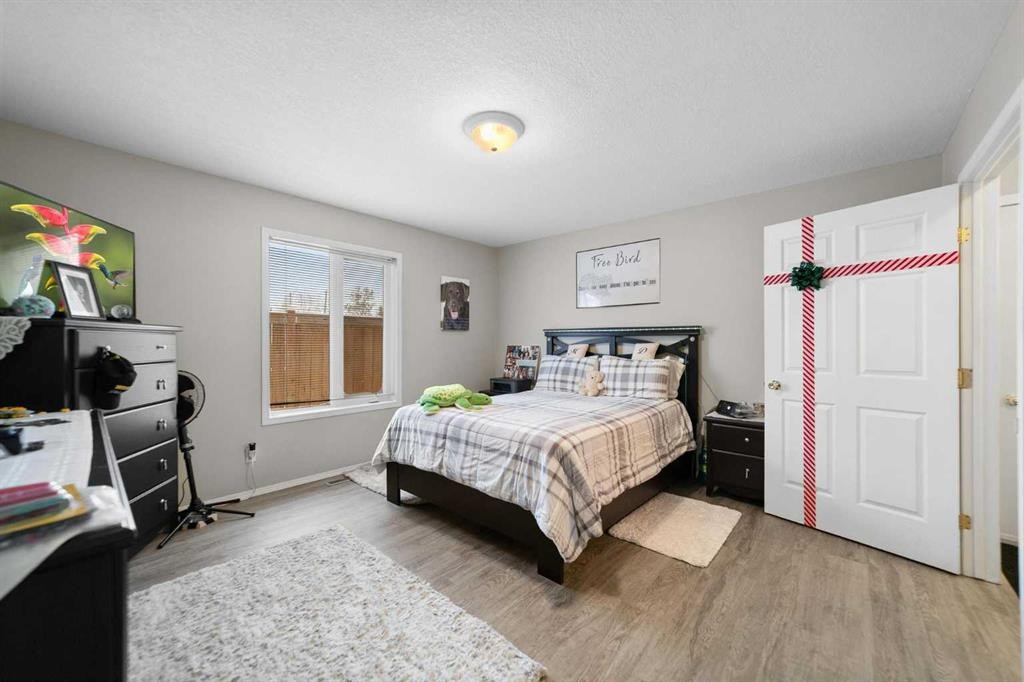 5213B 57 Street, Camrose, AB - Indoor Photo Showing Bedroom