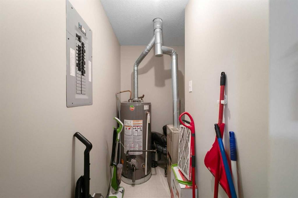 5213B 57 Street, Camrose, AB - Indoor Photo Showing Laundry Room