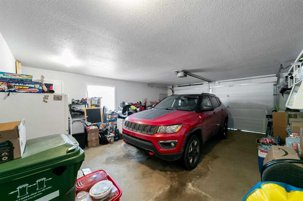 5213B 57 Street, Camrose, AB - Indoor Photo Showing Garage