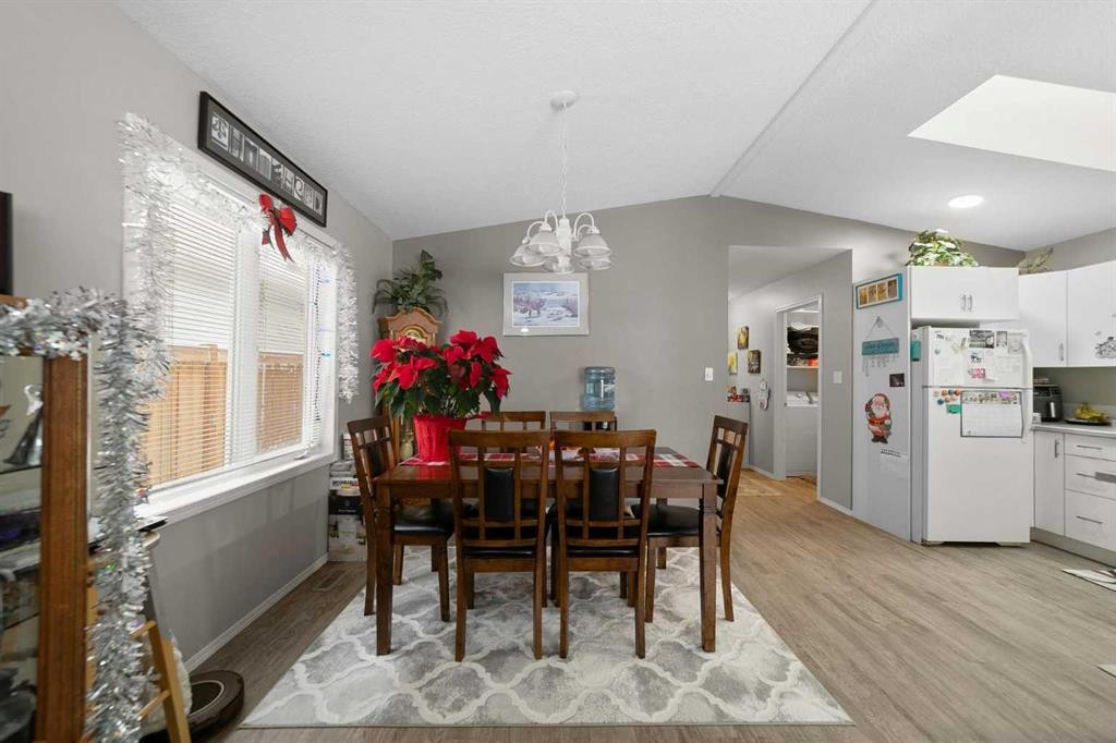 5213B 57 Street, Camrose, AB - Indoor Photo Showing Dining Room