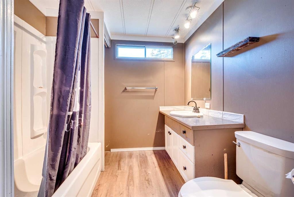 26-501 School Road, Trochu, AB