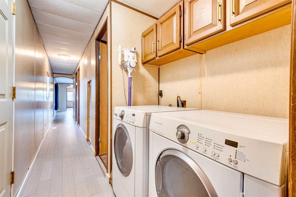 26-501 School Road, Trochu, AB