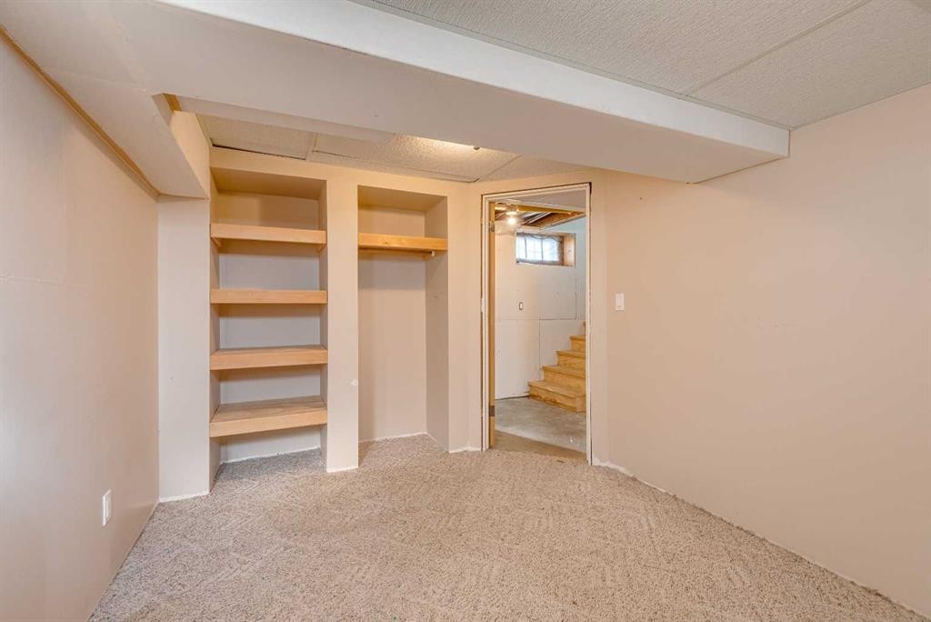 402 Main Street, Trochu, AB - Indoor