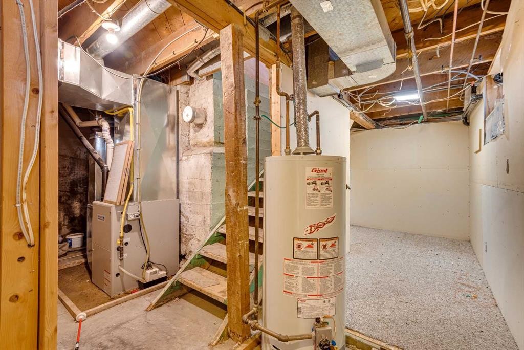 402 Main Street, Trochu, AB - Indoor Photo Showing Basement