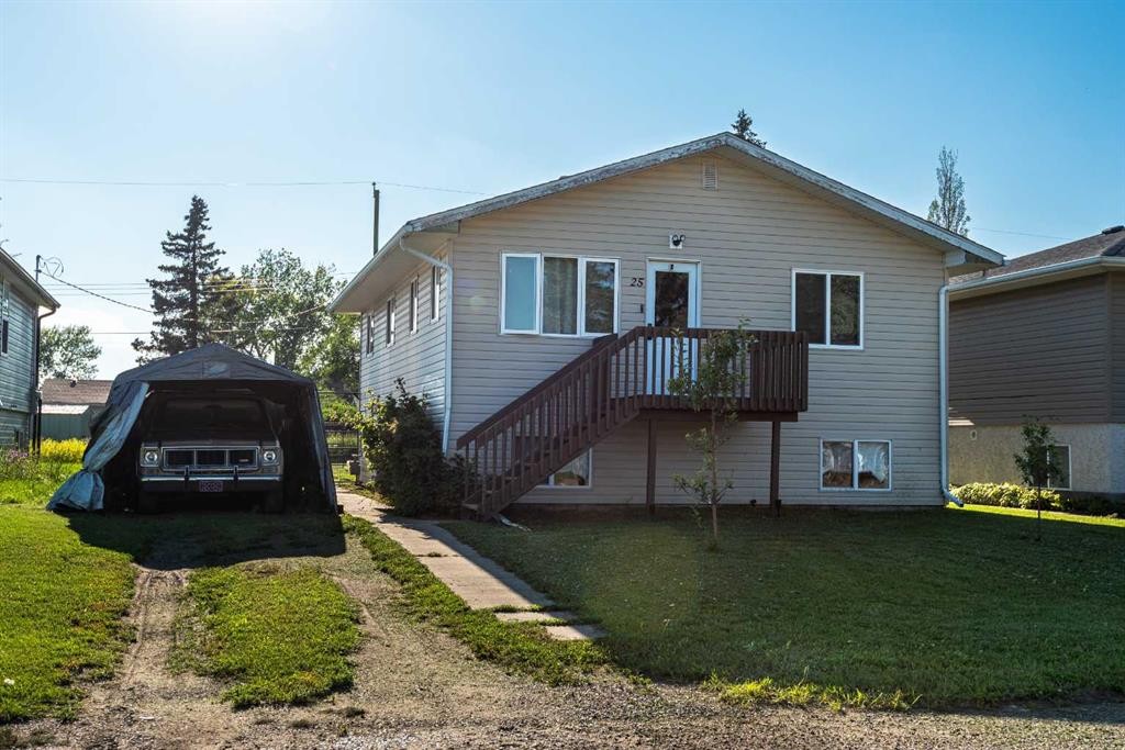 25-320 7 Avenue Ne, Three Hills, AB - Outdoor With Deck Patio Veranda