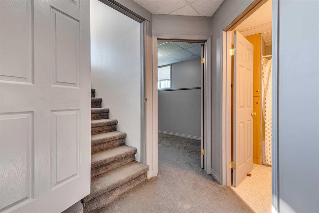 25-320 7 Avenue Ne, Three Hills, AB - Indoor Photo Showing Other Room