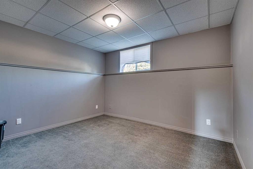 25-320 7 Avenue Ne, Three Hills, AB - Indoor Photo Showing Other Room