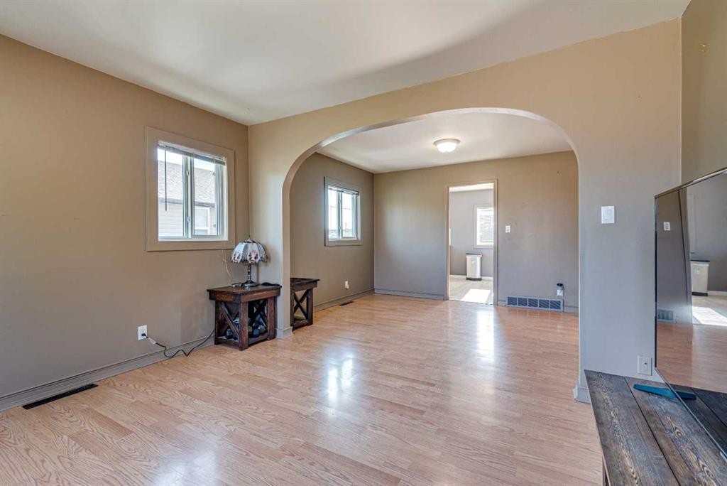 25-320 7 Avenue Ne, Three Hills, AB - Indoor Photo Showing Other Room