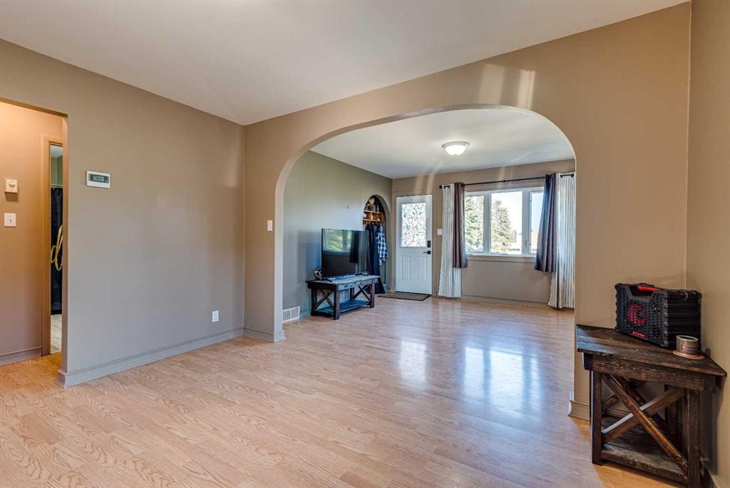 25-320 7 Avenue Ne, Three Hills, AB - Indoor