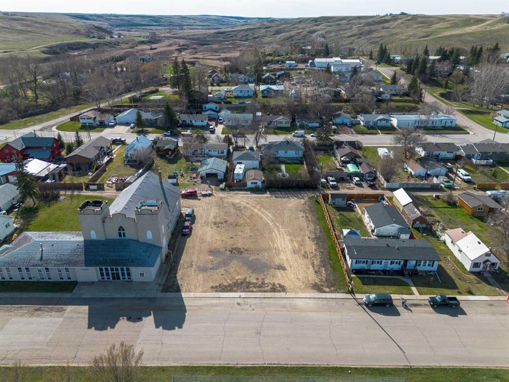 214 Bruce Avenue, Carbon, AB