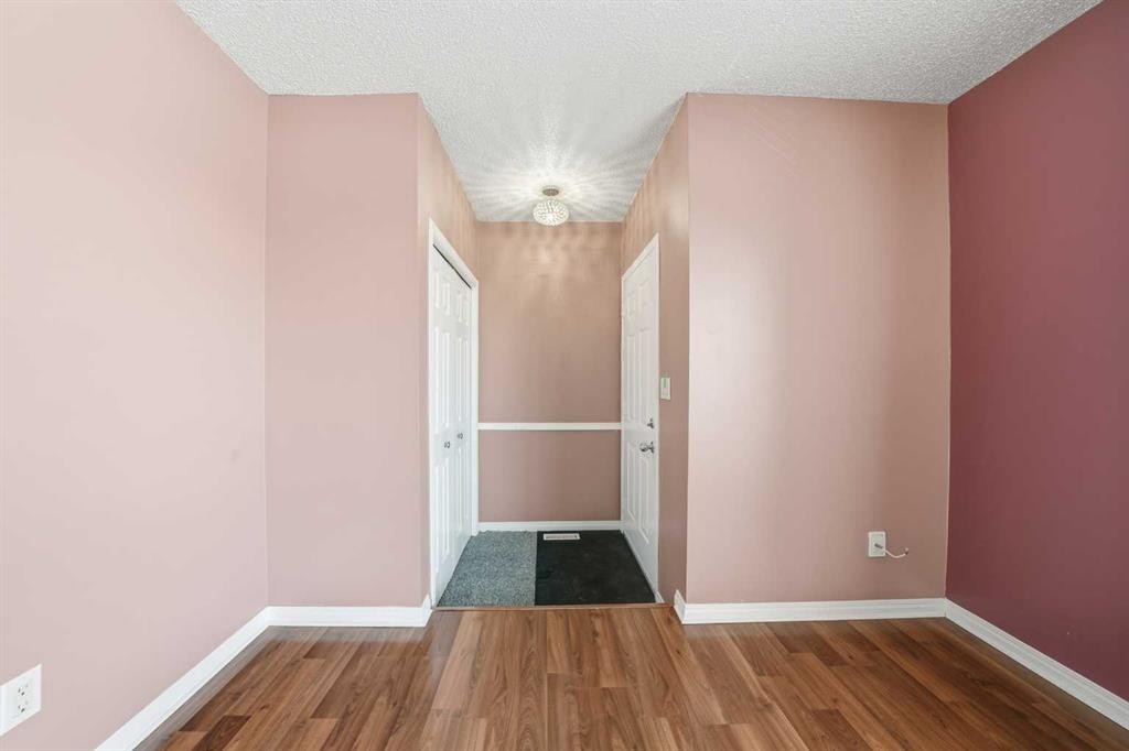 106 Denovan Crescent, Red Deer, AB - Indoor Photo Showing Other Room