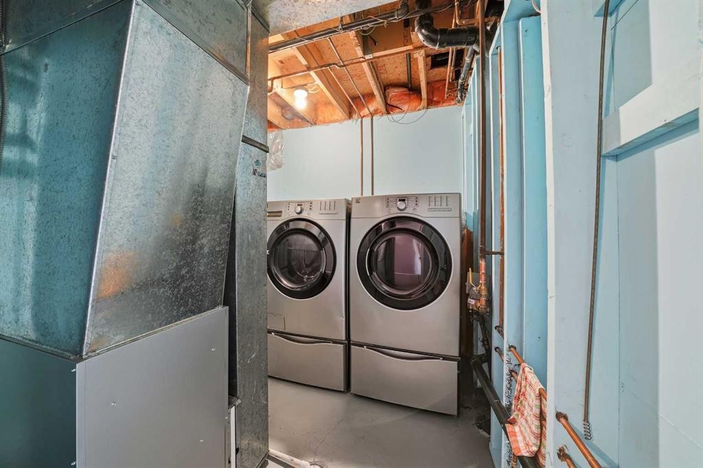 106 Denovan Crescent, Red Deer, AB - Indoor Photo Showing Laundry Room