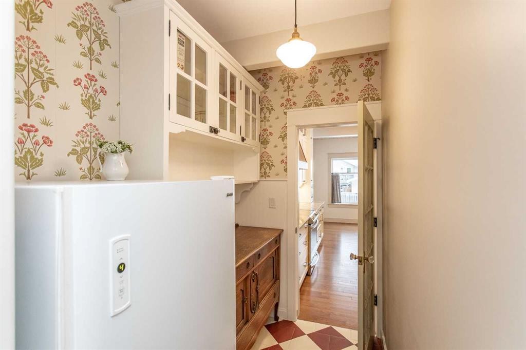 32 Carter Close, Red Deer, AB - Indoor Photo Showing Other Room