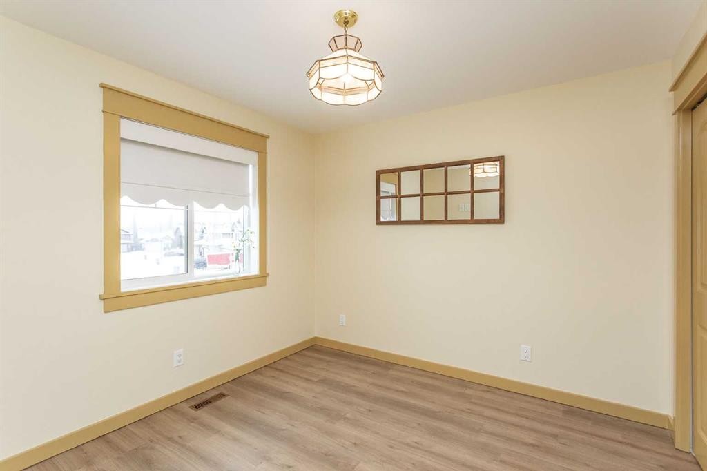 32 Carter Close, Red Deer, AB - Indoor Photo Showing Other Room