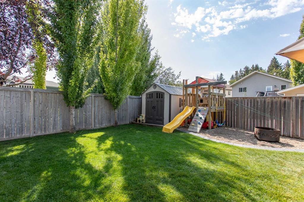 32 Carter Close, Red Deer, AB - Outdoor With Backyard