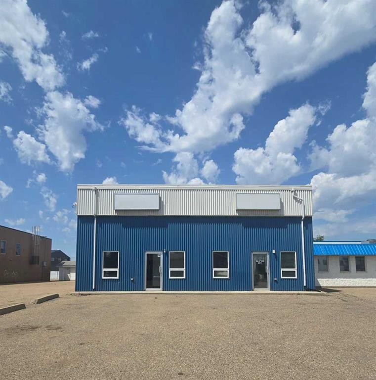 329 9 Street East, Brooks, AB