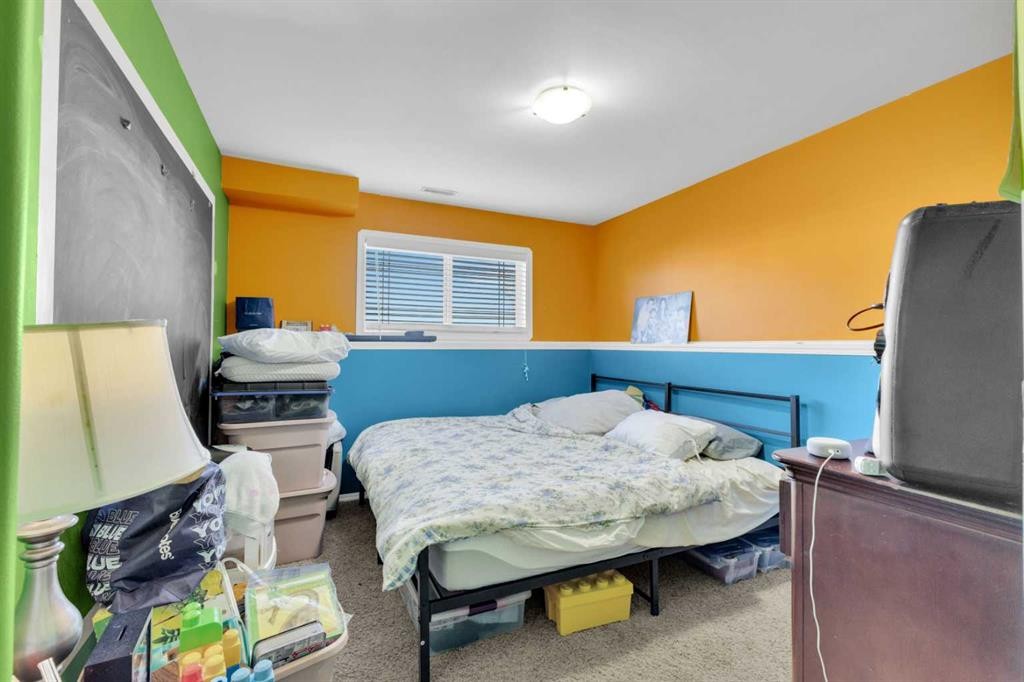 95 Jennings Crescent, Red Deer, AB - Indoor Photo Showing Bedroom