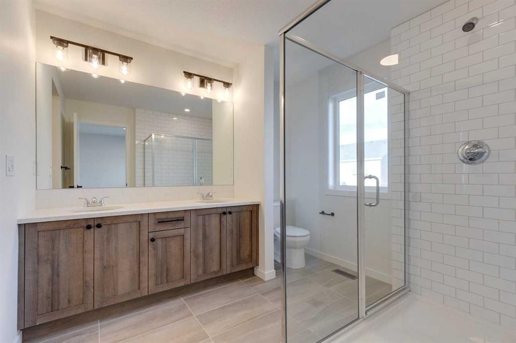 1419 Bayview Crescent Sw, Airdrie, AB - Indoor Photo Showing Bathroom