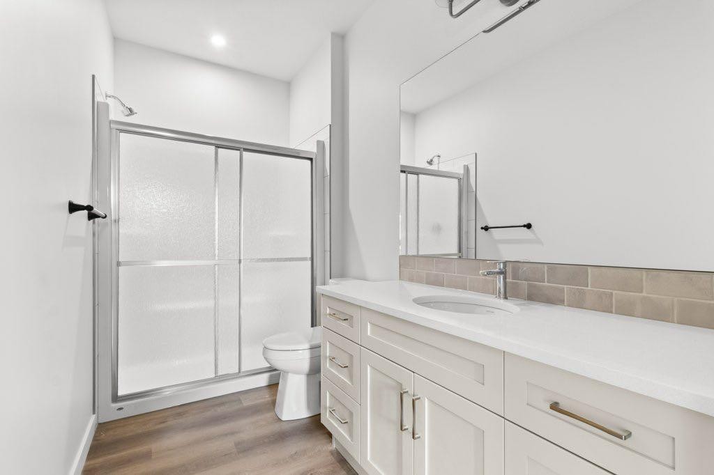 5-5463 55 Avenue, Lacombe, AB - Indoor Photo Showing Bathroom