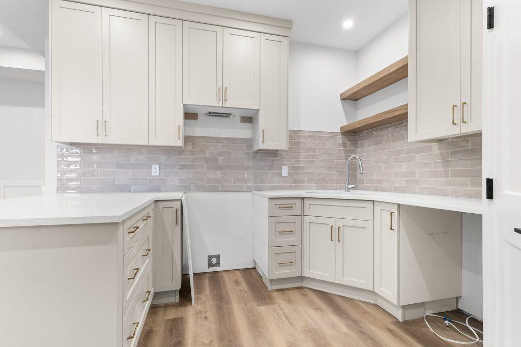 5-5463 55 Avenue, Lacombe, AB - Indoor Photo Showing Kitchen With Upgraded Kitchen