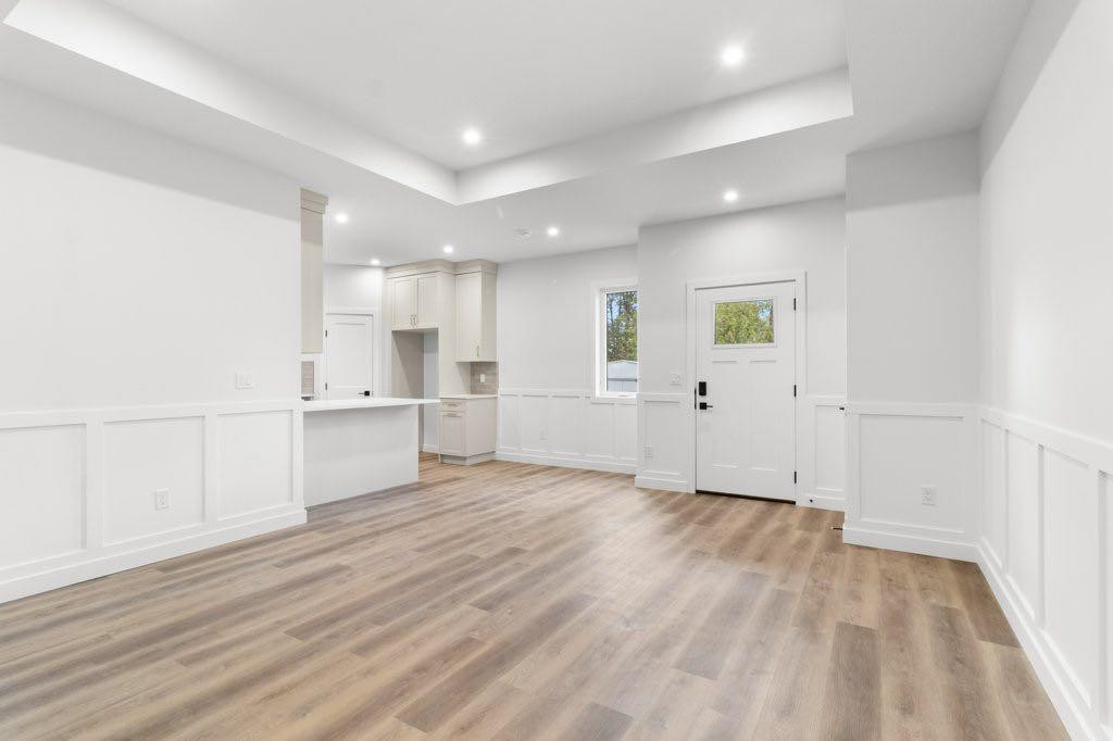 5-5463 55 Avenue, Lacombe, AB - Indoor