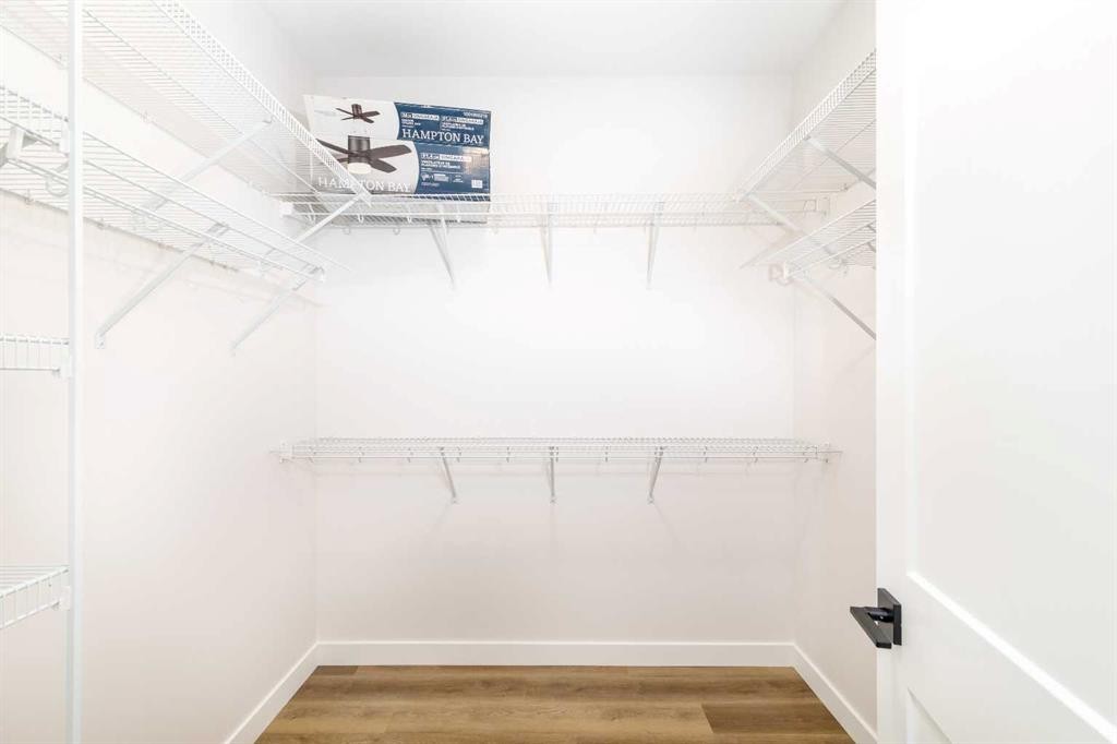 8-5463 55 Avenue, Lacombe, AB - Indoor With Storage
