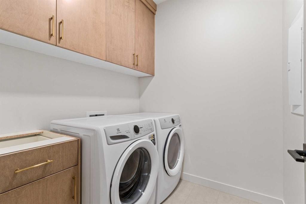 4940 Beardsley Avenue, Lacombe, AB - Indoor Photo Showing Laundry Room