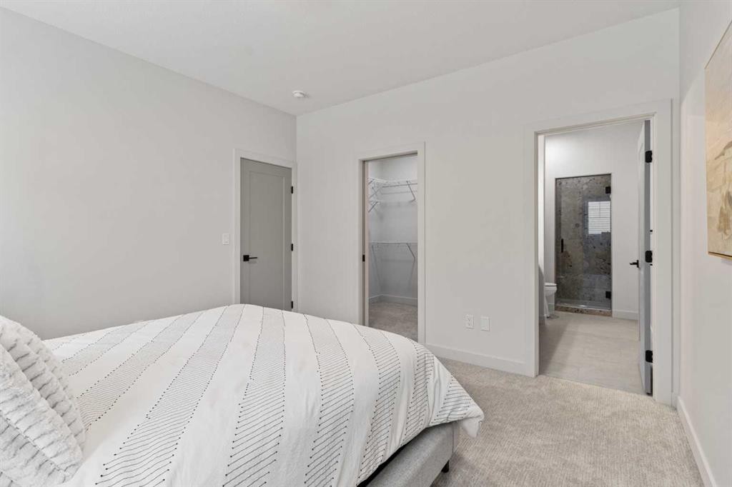4940 Beardsley Avenue, Lacombe, AB - Indoor Photo Showing Bedroom