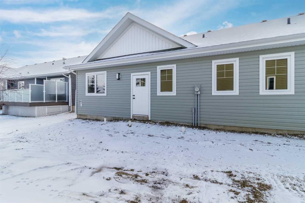 4940 Beardsley Avenue, Lacombe, AB - Outdoor